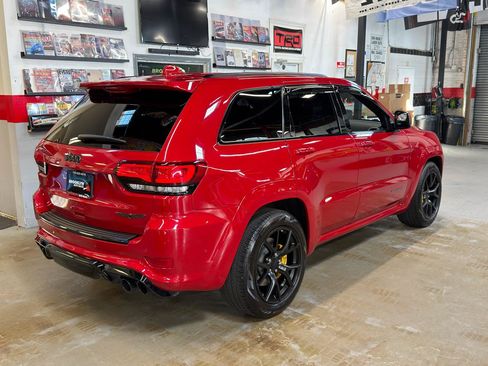 Used 2021 Jeep Grand Cherokee Trackhawk AWD/4WD image 6
