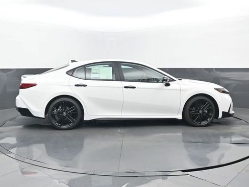 New 2026 Toyota Camry Hybrid image 2