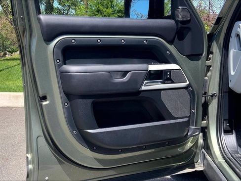 Used 2023 Land Rover Defender 110 SE AWD/4WD image 21