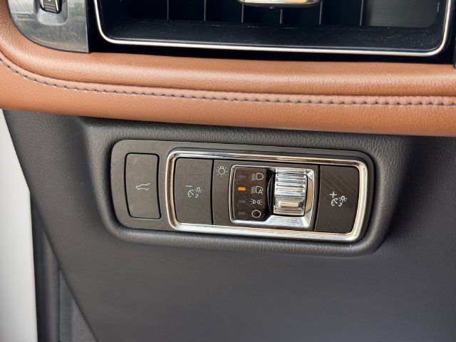 Used 2024 Lincoln Aviator Reserve w/ Equipment Group 201A AWD/4WD image 30