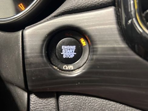 Used 2020 Jeep Grand Cherokee Altitude AWD/4WD image 29