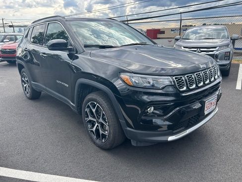 Used 2025 Jeep Compass Limited AWD/4WD image 2
