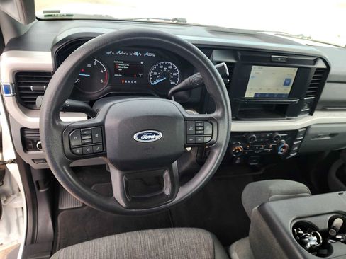 Used 2025 Ford F250 XLT AWD/4WD image 2