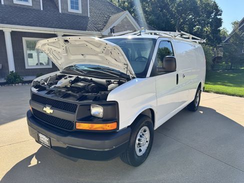 Used 2015 Chevrolet Express 2500 RWD image 33