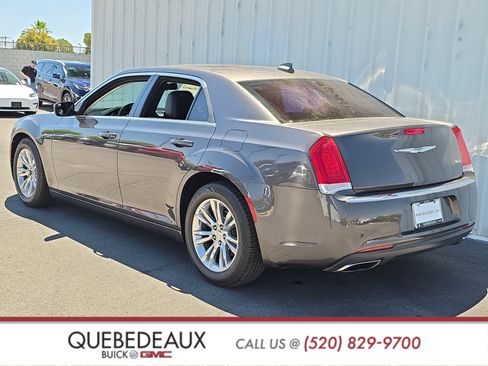 Used 2017 Chrysler 300 Limited RWD image 5
