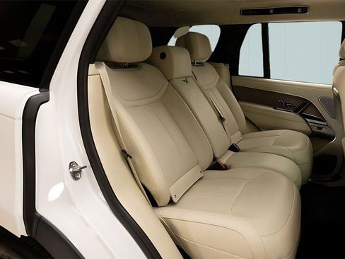 Used 2025 Land Rover Range Rover Autobiography image 32
