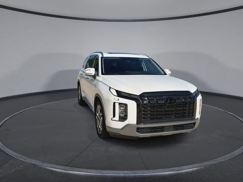 Used 2023 Hyundai Palisade SEL FWD image 3