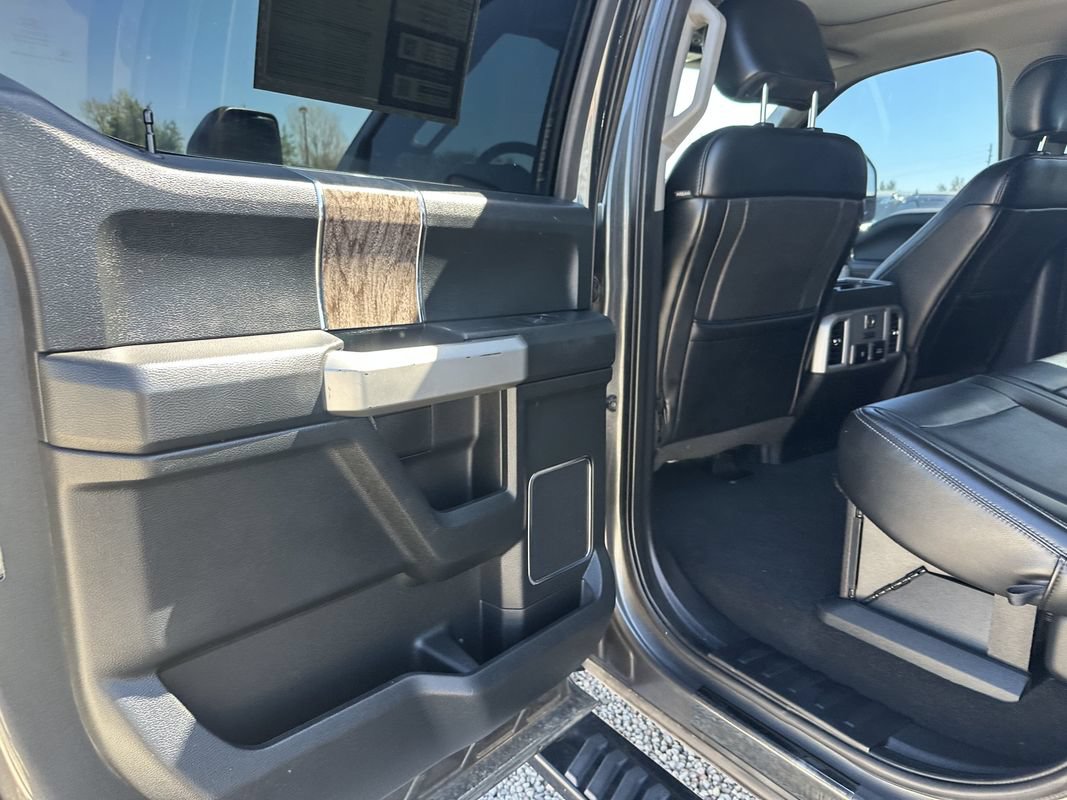 Used 2019 Ford F250 Lariat w/ Lariat Ultimate Package AWD/4WD image 28