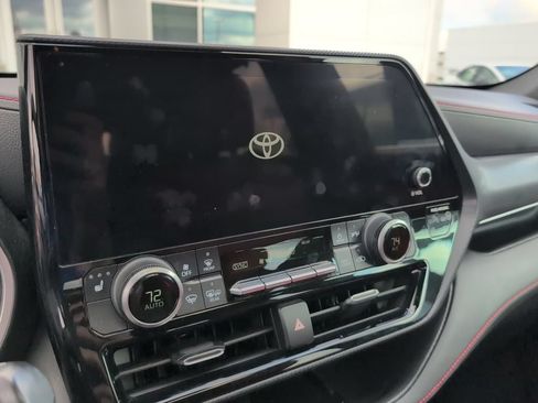 Used 2023 Toyota Highlander XSE AWD/4WD image 12