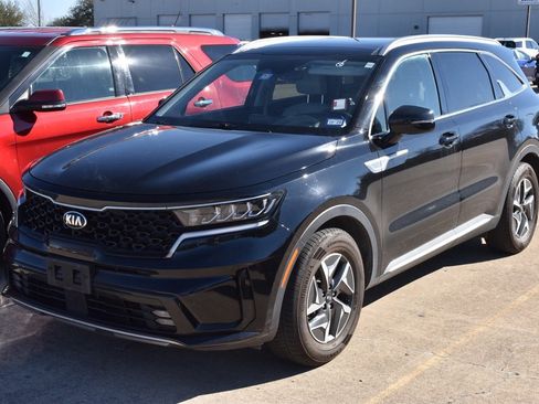 Used 2021 Kia Sorento EX image 2