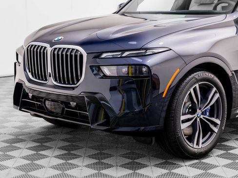 Certified 2025 BMW X7 xDrive40i w/ M Sport Package image 37