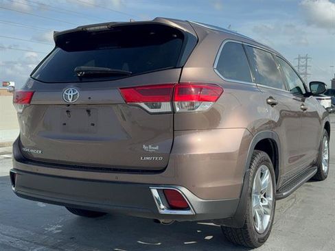 Used 2019 Toyota Highlander Limited image 9