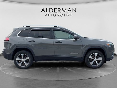 Used 2019 Jeep Cherokee Limited AWD/4WD image 6