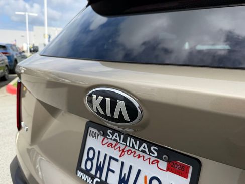 Used 2021 Kia Sorento LX AWD/4WD image 11