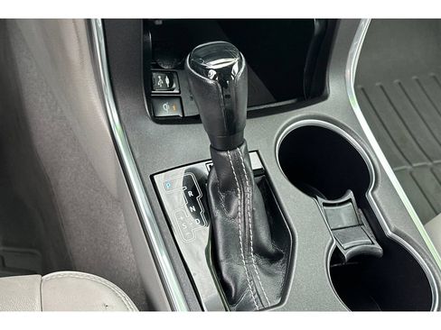 Used 2015 Toyota Camry XLE w/ Advanced Technology Package FWD image 24