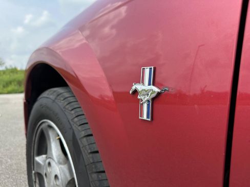 Used 2003 Ford Mustang Convertible RWD image 9