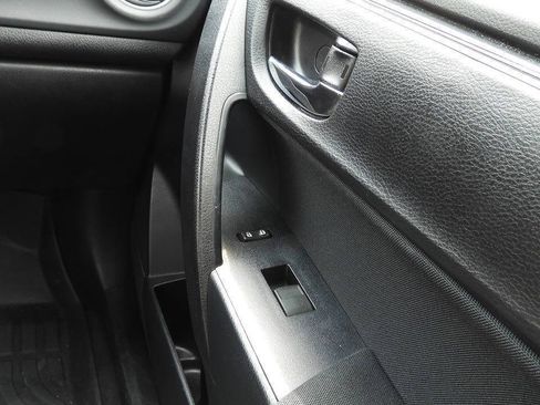 Used 2019 Toyota Corolla L FWD image 33