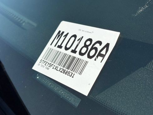 Used 2020 Toyota Tundra SR5 w/ SR5 Convenience Package RWD image 15