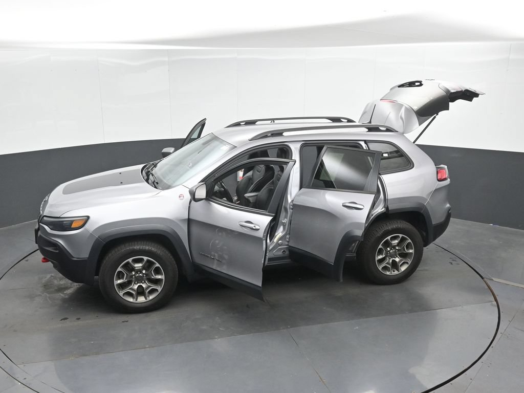Used 2020 Jeep Cherokee Trailhawk AWD/4WD image 52