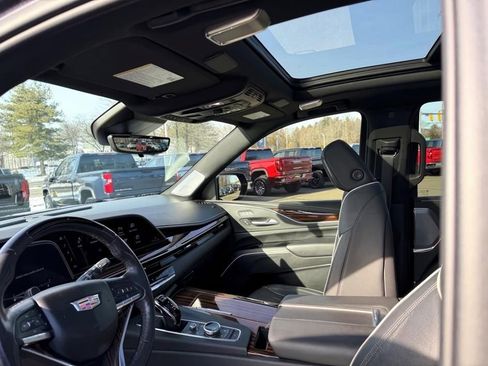 Certified 2022 Cadillac Escalade Premium Luxury w/ Performance Package image 15