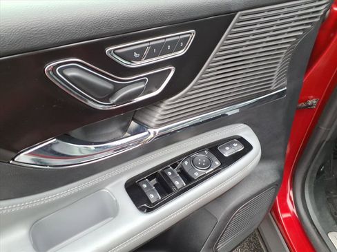 Used 2020 Lincoln Corsair AWD w/ Equipment Group 101A image 24