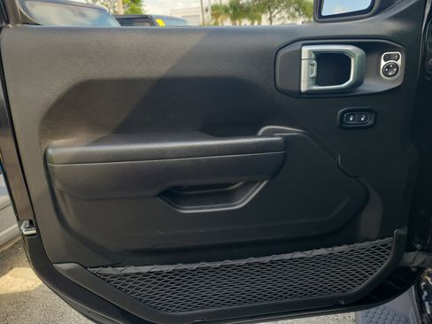 Used 2024 Jeep Wrangler Sport S image 10