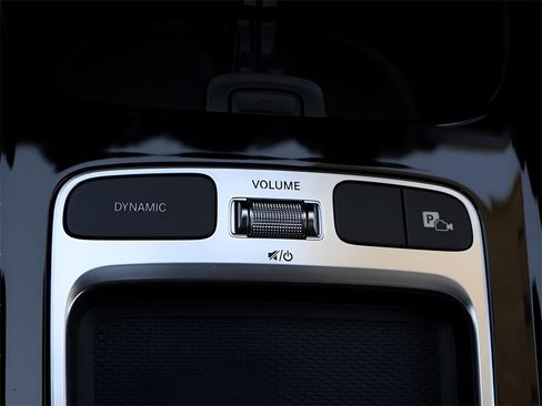 Certified 2025 Mercedes-Benz GLB 250 4MATIC image 28