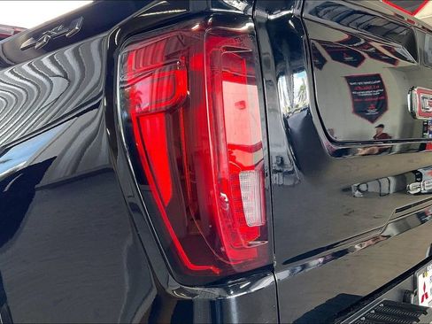 Used 2025 GMC Sierra 1500 SLT image 18
