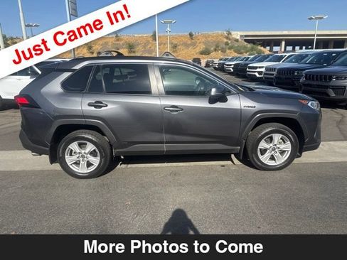 Used 2021 Toyota RAV4 XLE AWD/4WD image 7