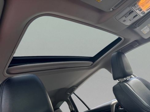 Used 2015 Toyota RAV4 Limited FWD image 28