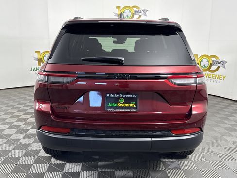 New 2025 Jeep Grand Cherokee Altitude w/ Trailer Tow Package image 7