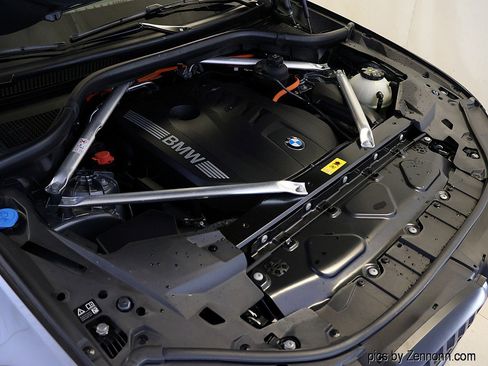 Certified 2024 BMW X5 xDrive50e w/ M Sport Package image 39
