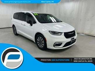 Used 2024 Chrysler Pacifica Limited FWD video 1