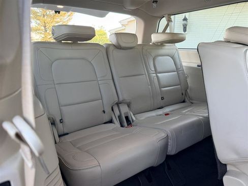 Used 2019 Lincoln Navigator L Reserve w/ Cargo Package AWD/4WD image 19