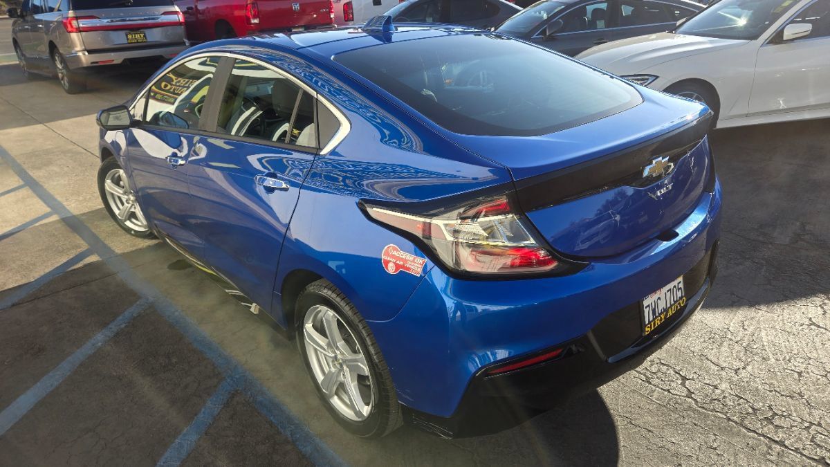 Used 2017 Chevrolet Volt LT FWD image 6