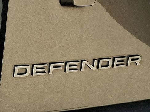 Used 2024 Land Rover Defender 110 X-Dynamic SE image 30