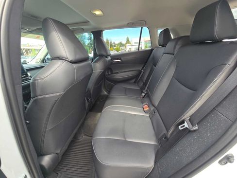 Used 2023 Toyota Corolla Cross XLE w/ Convenience Package AWD/4WD image 16
