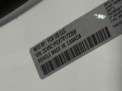 New 2026 Chrysler Pacifica Pinnacle w/ Trailer Tow Group image 42