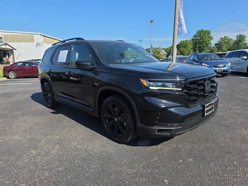 Certified 2025 Honda Pilot Black Edition image 3