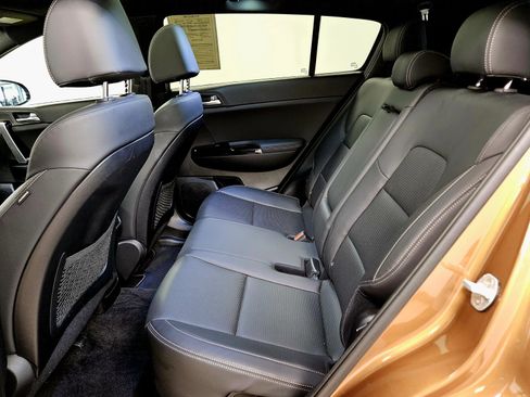 Used 2020 Kia Sportage S w/ S Premium Package image 11