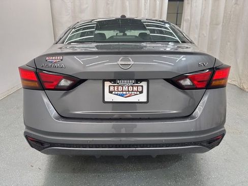 Used 2024 Nissan Altima 2.5 SV FWD image 7