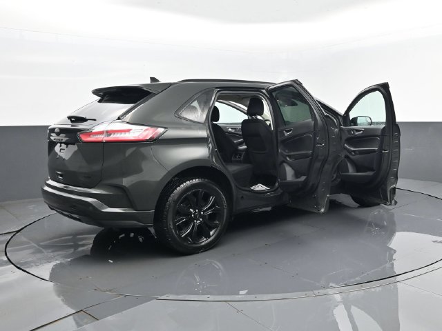 Used 2022 Ford Edge SE w/ Black Appearance Package AWD/4WD image 27