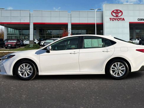 Certified 2025 Toyota Camry LE image 7