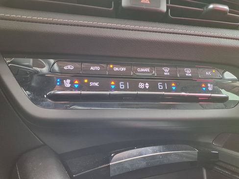 Used 2023 Buick Envision Avenir AWD/4WD image 8