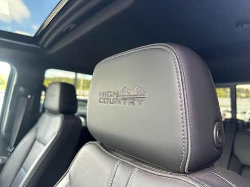 Used 2023 Chevrolet Silverado 2500 High Country w/ Z71 Off-Road Package image 17