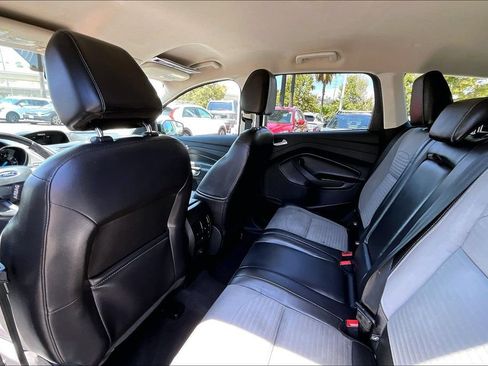 Used 2017 Ford Escape SE w/ SE Sport Appearance Package FWD image 16