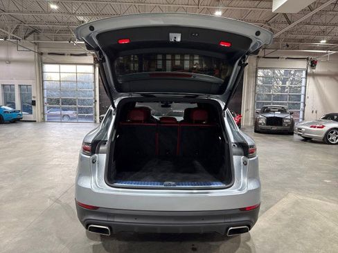 Used 2020 Porsche Cayenne image 16