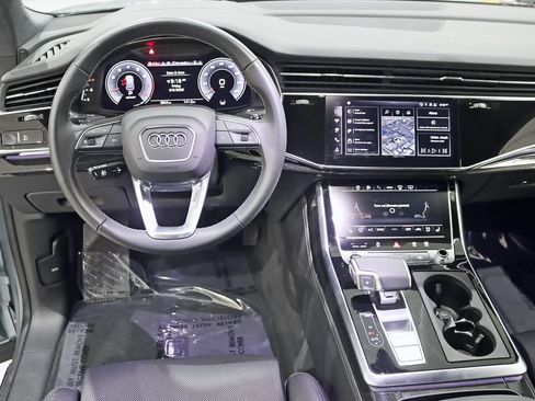 Used 2025 Audi Q8 Prestige AWD/4WD image 16