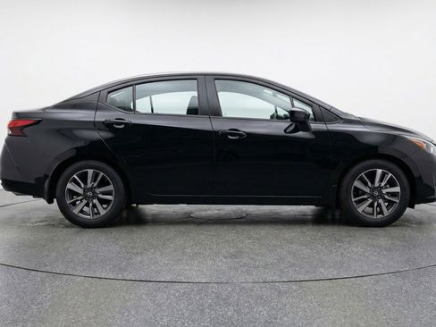 Used 2025 Nissan Versa SV image 11