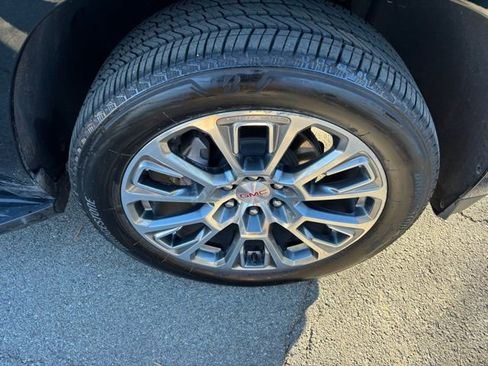 Certified 2025 GMC Yukon Denali image 39